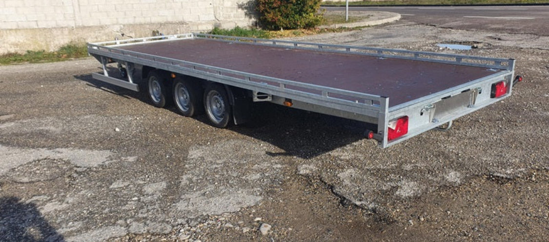 Plateau fixe + rampes de chargement Boro ATLAS 6 m x 2 m 3500 kg 3 essieux