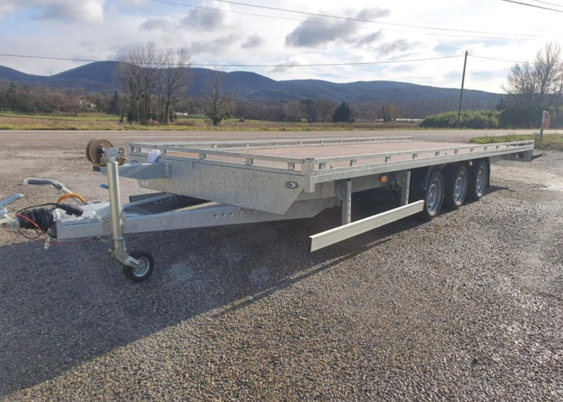 Plateau fixe + rampes de chargement Boro ATLAS 6 m x 2 m 3500 kg 3 essieux